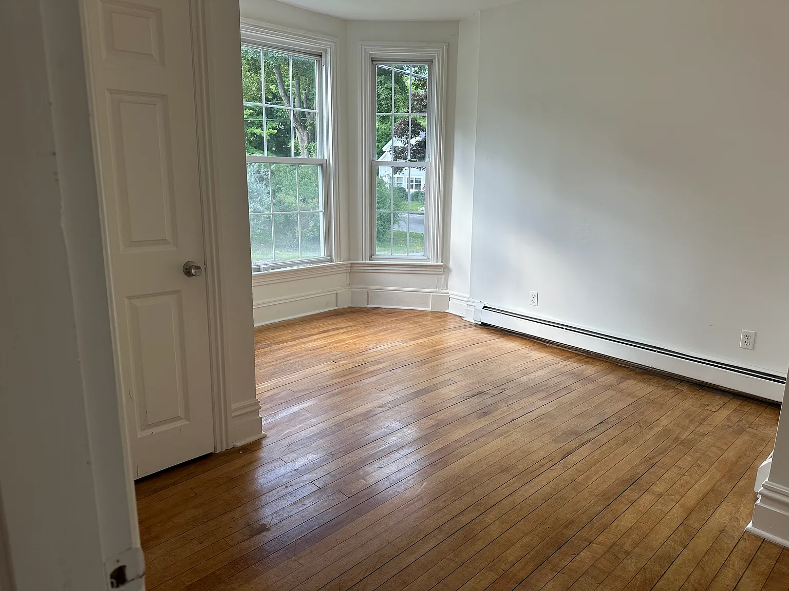 2 bed, 850 sqft, $1,650 — Photo 2