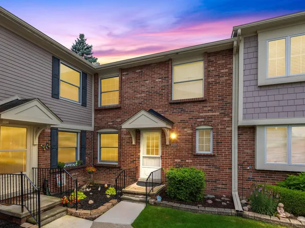 37211 Charter Oaks Blvd, Clinton Township, MI 48036