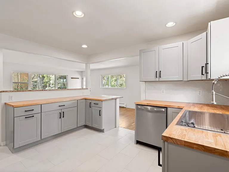 New kitchen