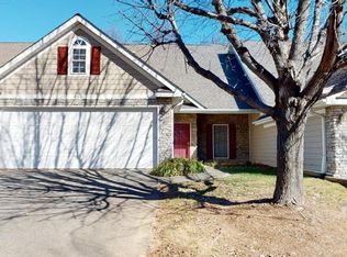880 W Pointe Dr #880, Asheville, NC 28806