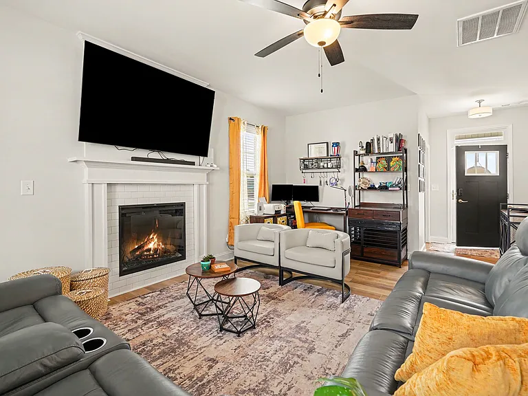 536 Amusement Dr — Photo 6
