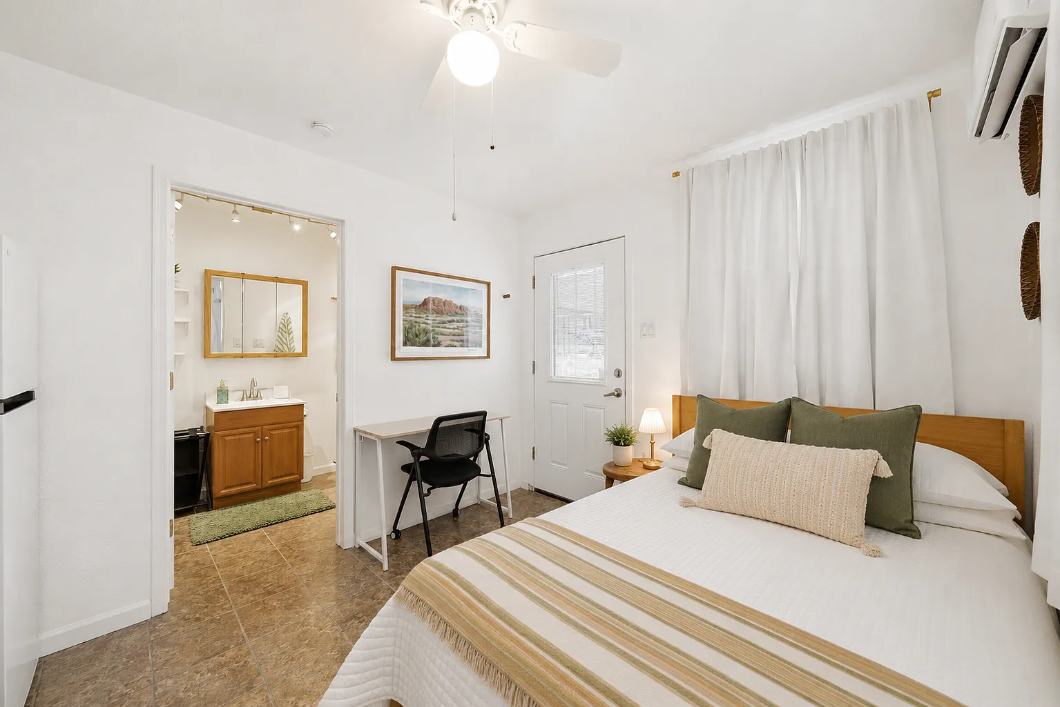 1 bed, 200 sqft, $1,400 — Photo 2