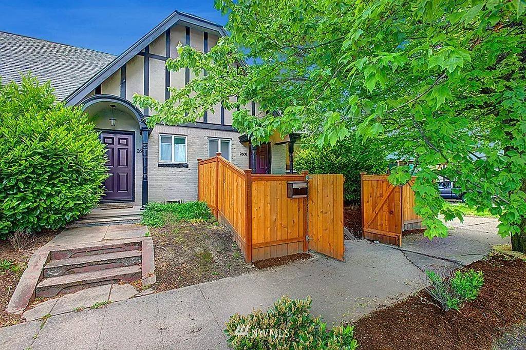2608 E Cherry Street — Photo 1