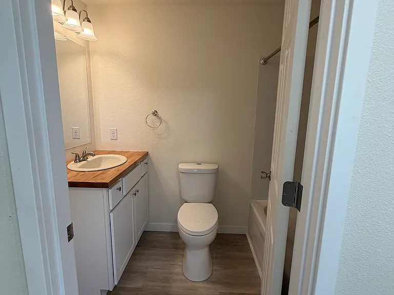 1141 S Nebraska Ave — Photo 12