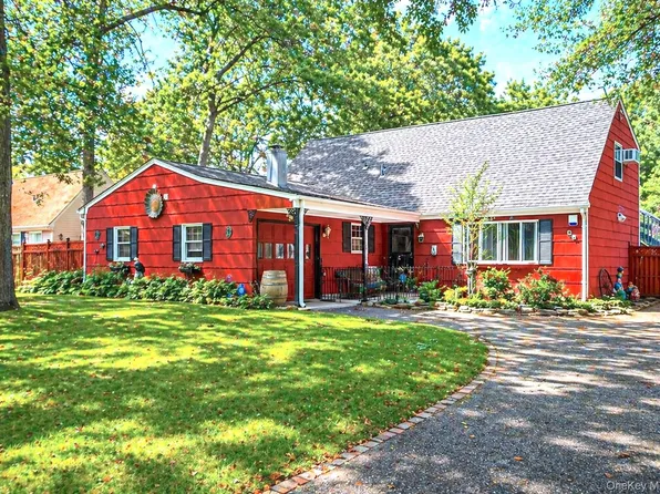 56 Bayonne Avenue, Central Islip, NY 11722