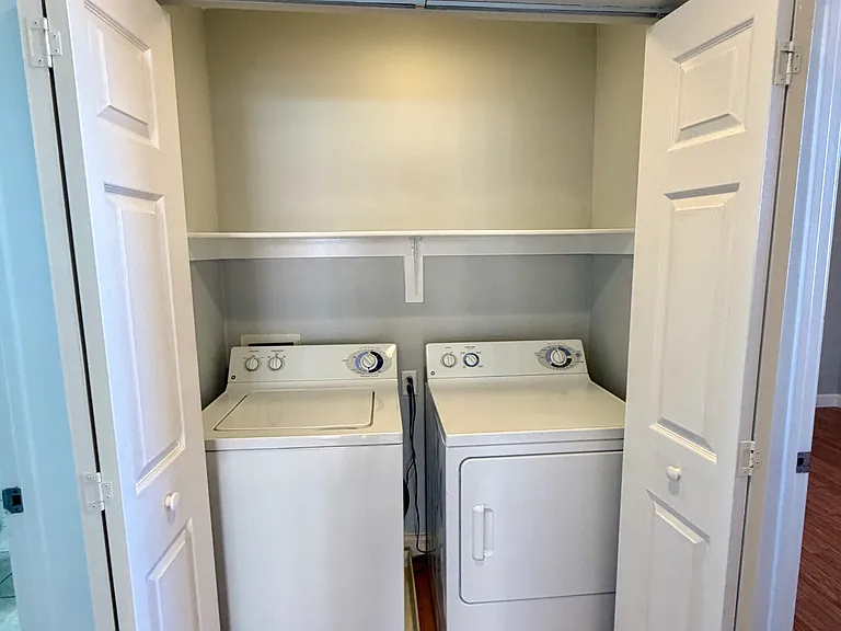 31 E Agate Ave #302 — Photo 3