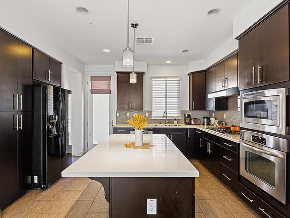 2nd image of 1048 Doheny Ter