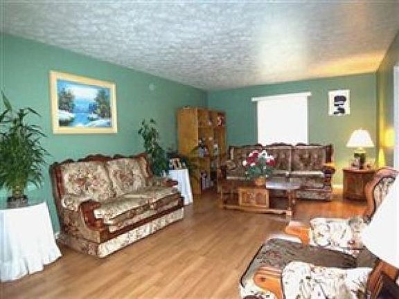 3rd image of 4759 Wolff Dr