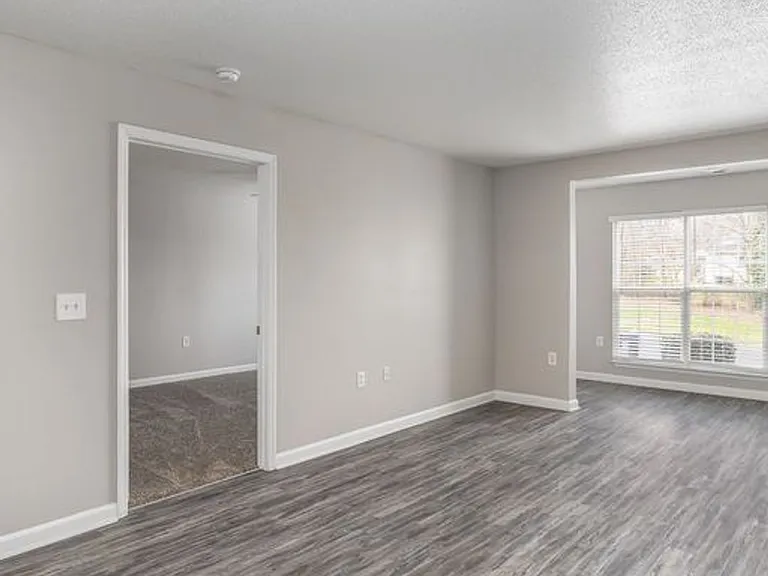 Wendover Ridge Apartments — Photo 37