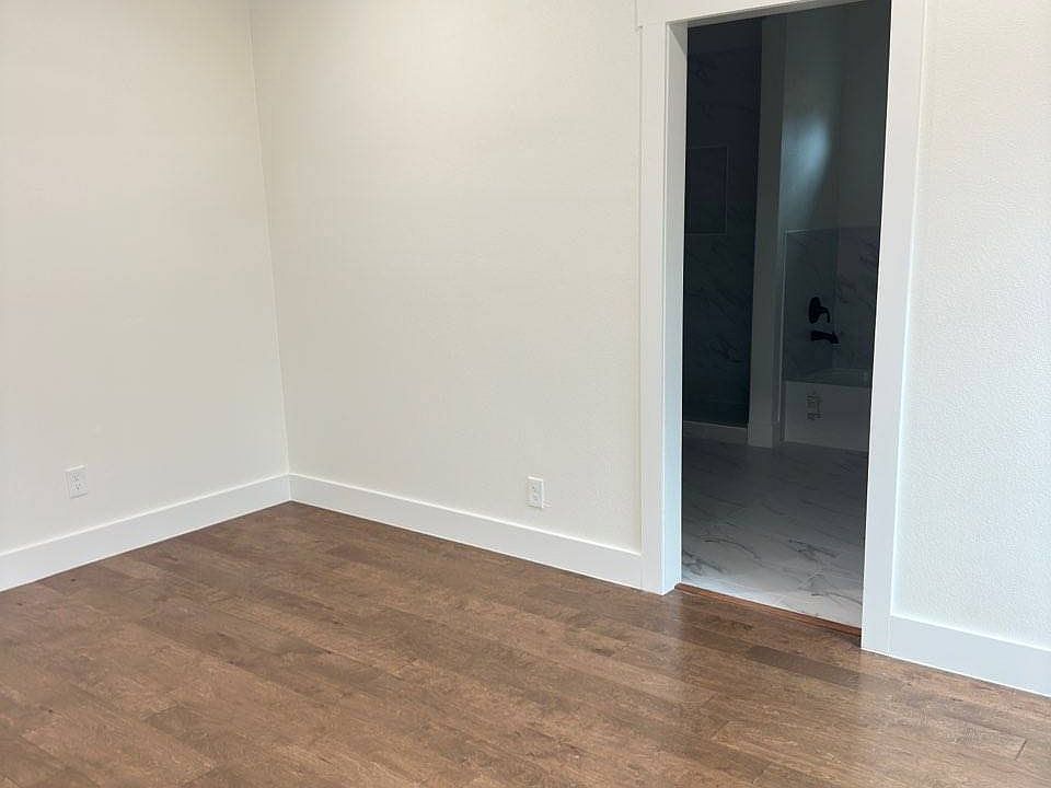 1st image of 515 Waterboard Dr