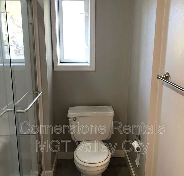 439 4th Ave SW — Photo 13