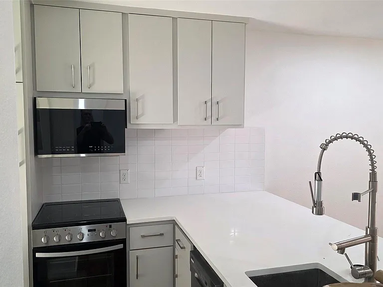 1205 Autrey St #5 — Photo 2