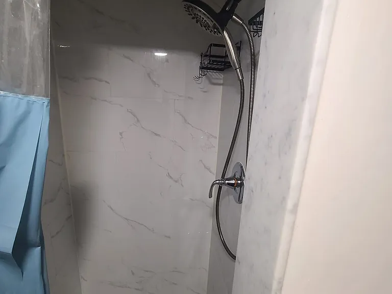 1176 Alexandra Ave #BASEMENT — Photo 9