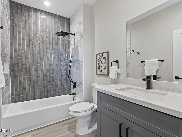 2601 E Clarendon Ave #3 — Photo 21