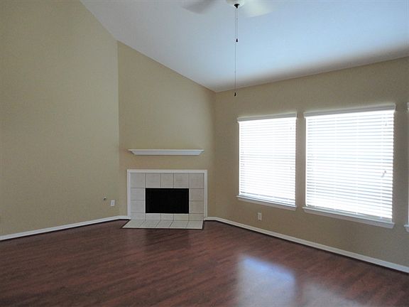 4th image of 21818 Manor Court Dr