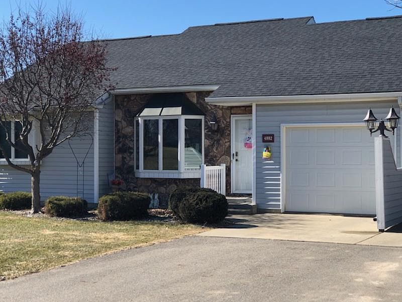 1st image of 4882 Vista Dr