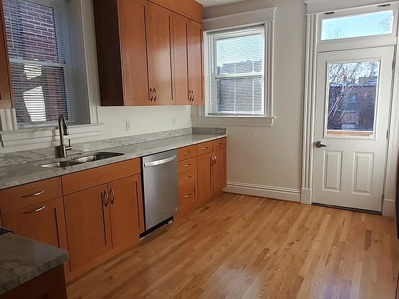5th image of 6048 McPherson Ave