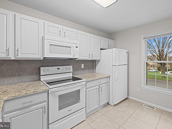 5th image of 8640 Dellway Ln