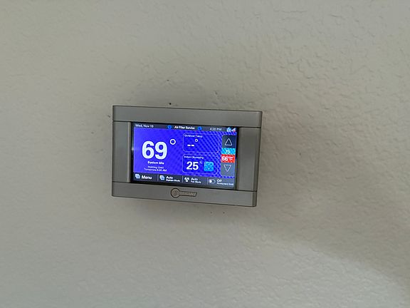 Thermostat- Wifi controllable
Central AC & Heat