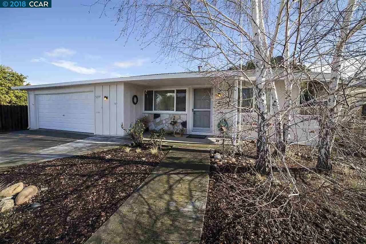 5219 Peony Dr photo 1