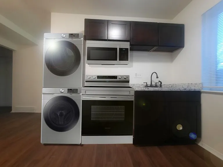518 22nd St #4 — Photo 7