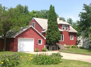 551 Vance Ave S, Erskine, MN 56535