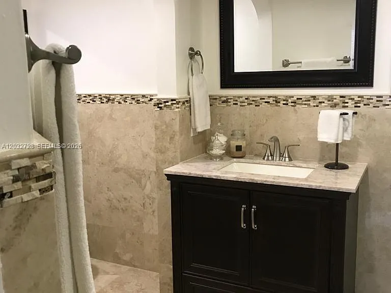 1300 SW 122nd Ave #206-2 — Photo 7