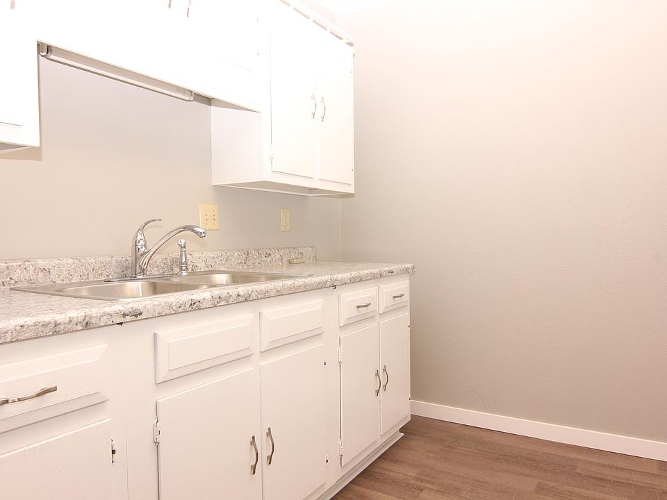 1st image of 2723 Terrace Dr APT 8