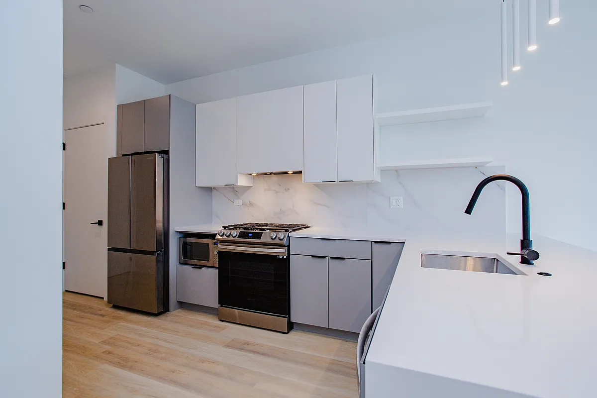 Building Photo - The Aura Apartments