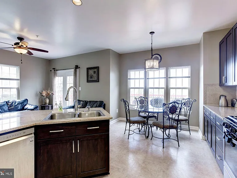 13724 Valley Oak Cir — Photo 15