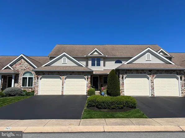 141 S Fountain Dr, York, PA 17402
