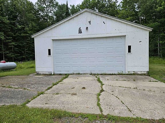 2nd image of 4627 Wildwood Rd