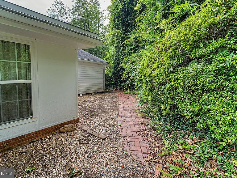 10708 Norman Ave — Photo 27