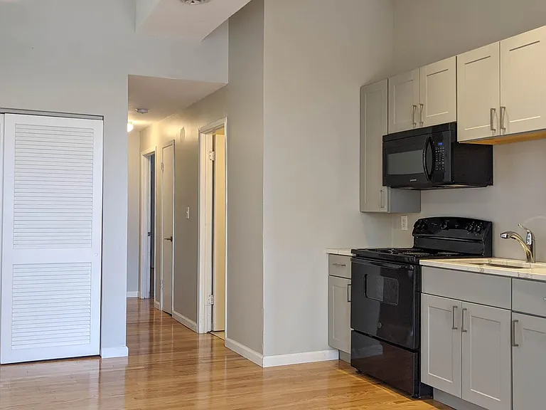 2909 S Jefferson Ave #2F — Photo 2