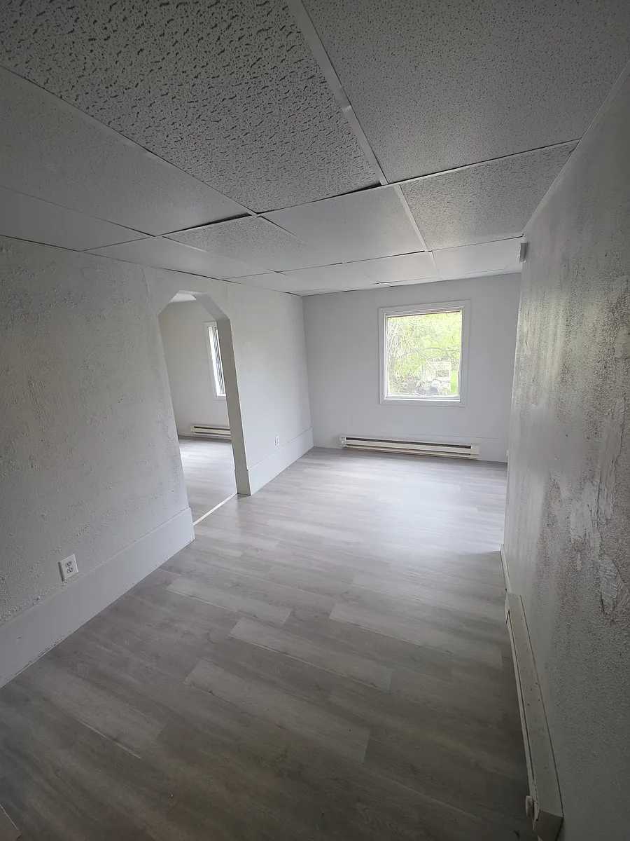 Building Photo - 1361 Ashland Ave #2R