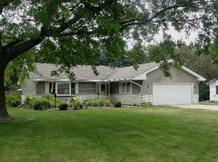 750 Jenny Ln, Aurora, IL 60506