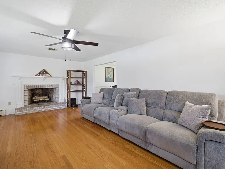 173 Colonial Dr #A — Photo 2