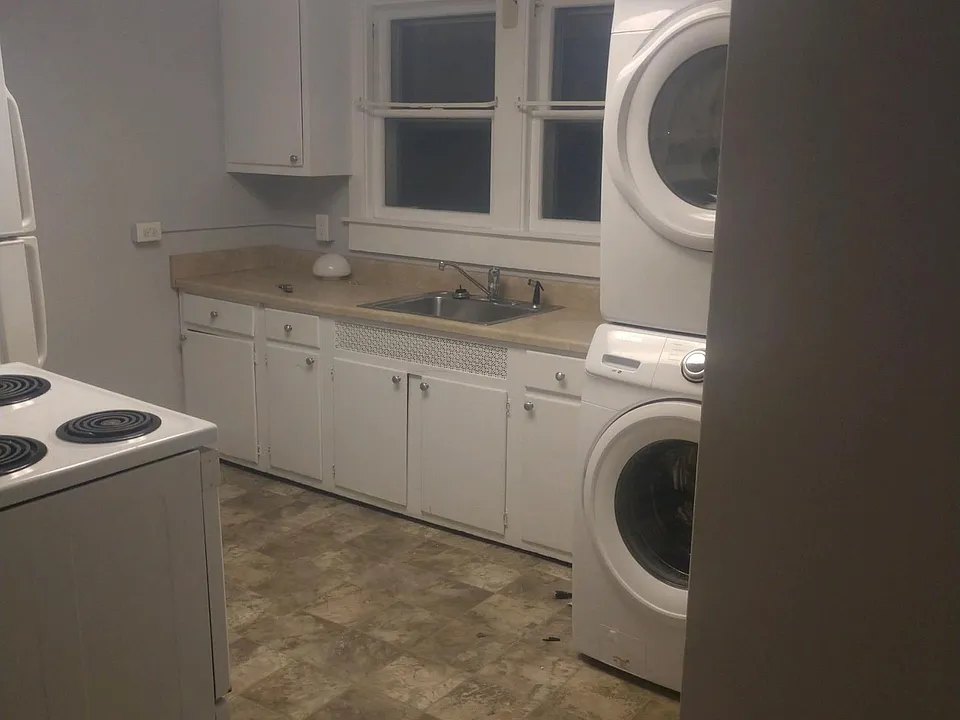 Washer Dryer in unit + Kitchen