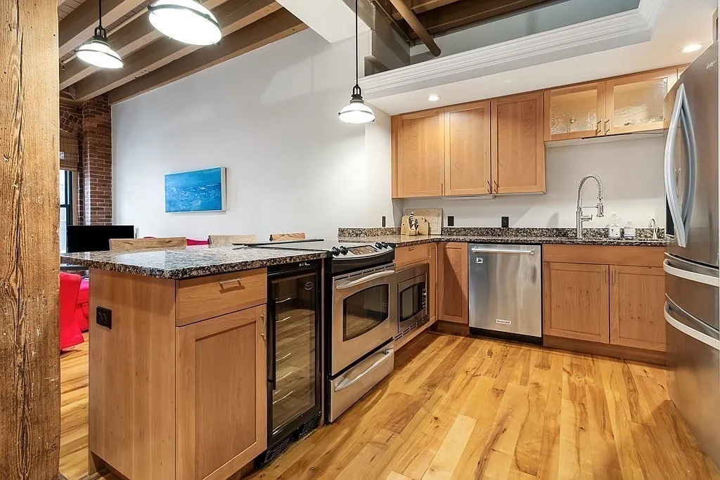 2 bed, 1.0 bath, 1080 sqft, $4,500 — Photo 2