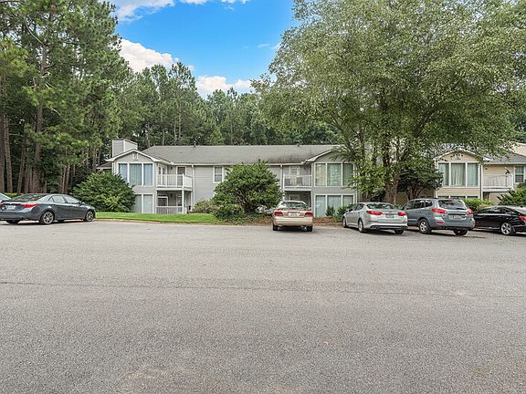 3rd image of 1806 Augusta Dr SE