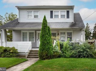 2002 Sycamore St, Haddon Heights, NJ 08035