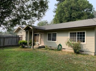 17 Wagle Ln, McKinleyville, CA 95519