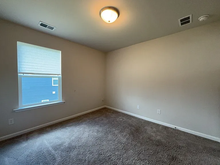 445 Navona Dr — Photo 36