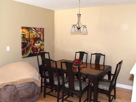4th image of 29W431 Emerald Green Dr #24-A