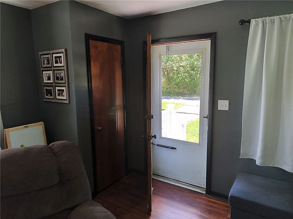 4th image of 805 S Scotland Ln