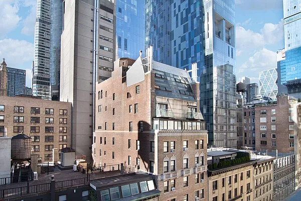 Rented by WAM Partners - William Moses Co. | media 16