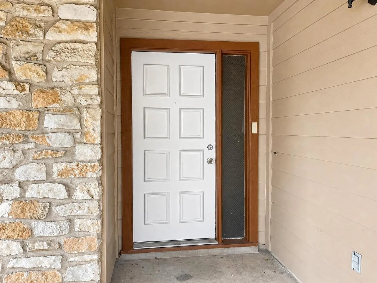 3 bed, 3.0 bath, 2382 sqft, $1,775 — Photo 4