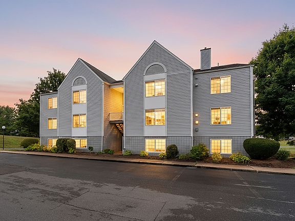 2nd image of 26 Grandview Manor Ct Suite 306