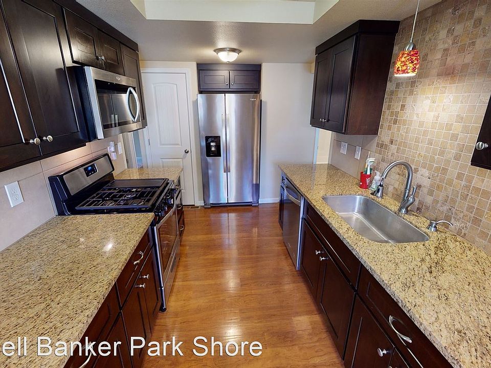 1st image of 3092 Seiford Ave SE