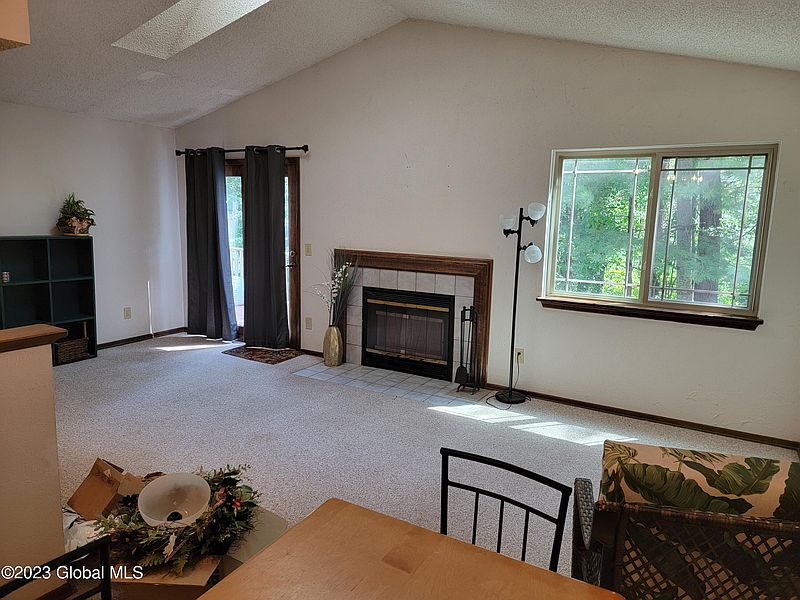4th image of 201 Burgoyne DR Drive